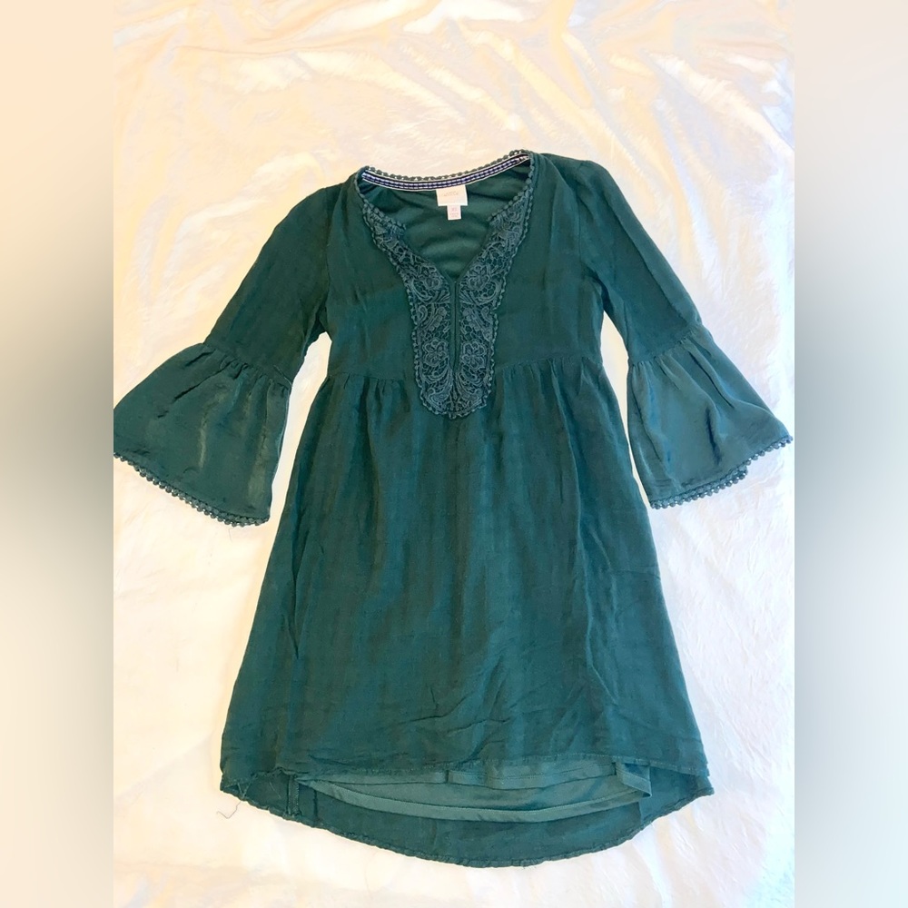 Green loose fitting dress with bell sleeves
